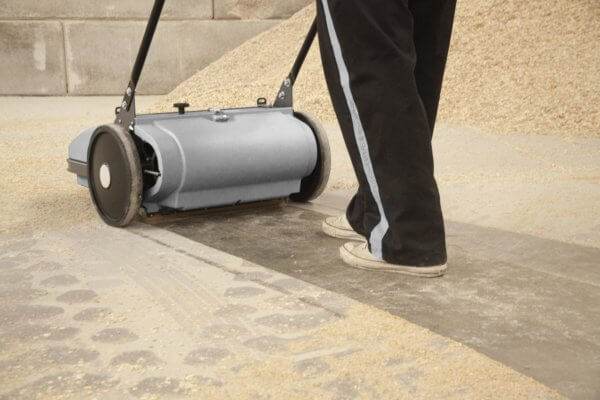Bissell DFS29 Walk-Behind Dsut Control Manual Sweeping Machine - US Cleaning Tools